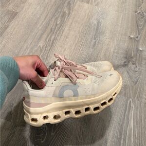 On Running Women's Shoes